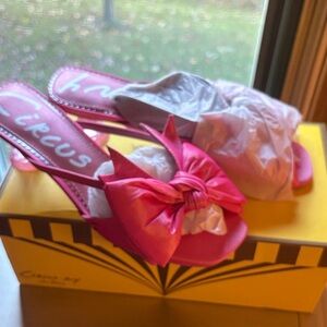 Circus by Sam Edelman Fuchsia Heels with Bow Accent. New in box